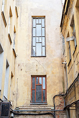 Image showing Yard among the houses