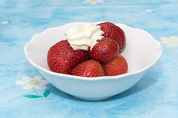 Image showing Strawberries with whipped cream dessert