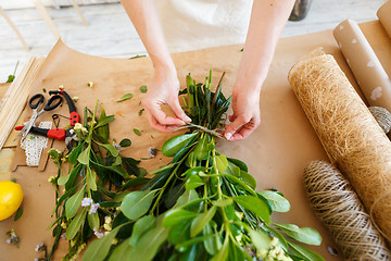 Image showing Image of florist at work