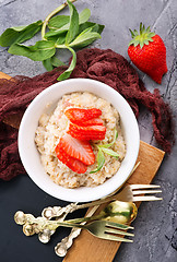 Image showing oat porridge with strawberry