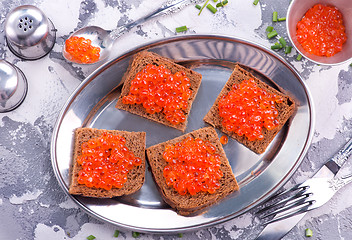 Image showing bread with red salmon caviar