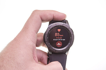 Image showing Smart watch measuring heart rate