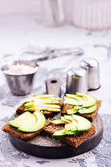 Image showing bread with avocado 