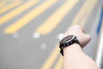 Image showing Man wearing smart watch