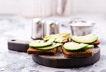 Image showing bread with avocado 