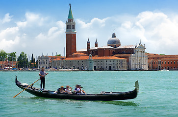 Image showing Tourists in gondola