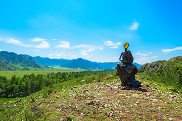 Image showing Monument of faceless boy