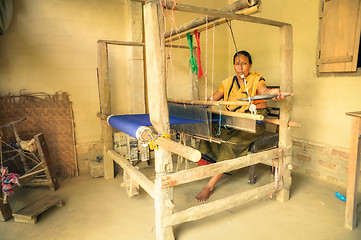 Image showing Working woman in Bangladesh