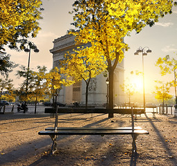 Image showing Arc de Triomphe in Paris autumn