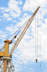 Image showing Yellow crane