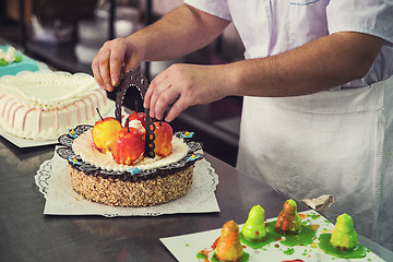 Image showing Manual cakes production