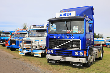 Image showing Blue Volvo F10 in Classic Truck Lineup