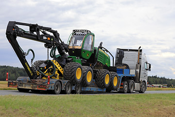 Image showing John Deere 1270G Harvester Semi Trailer Transport