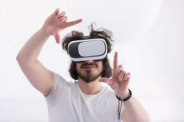 Image showing Man using headset of virtual reality