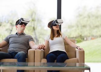 Image showing Couple using virtual reality headset