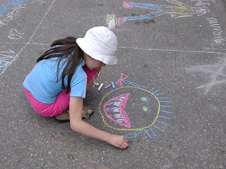 Image showing Girl Drawing