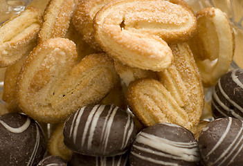 Image showing cookies and chocolates