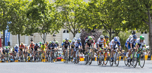 Image showing The Feminine Peloton in Paris - La Course by Le Tour de France 2