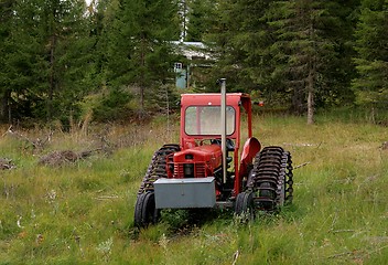 Image showing Old abandoned tractor