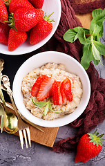 Image showing oat porridge with strawberry