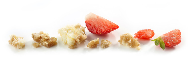 Image showing strawberry cheese cake crumbs 