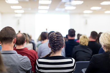 Image showing Woman giving presentation on business conference.