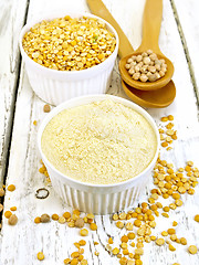 Image showing Flour pea and split pease in bowls on table