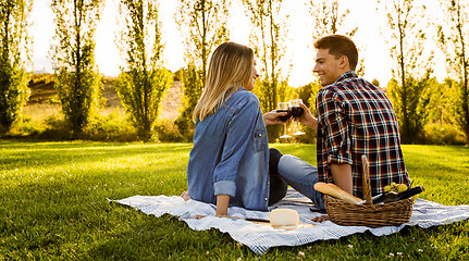 Image showing Making a summer picnic