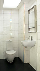 Image showing Small toilet angle