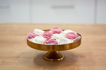 Image showing zephyr or marshmallow on cake stand