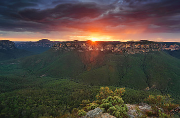 Image showing Stormy clouds loom over the Grose Valley Blue Mountains