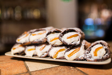 Image showing pastry on plate at bakery