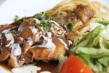 Image showing Chicken with pasta