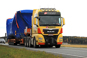 Image showing Yellow MAN TGX of Silvasti Heavy Hauls Wide Load