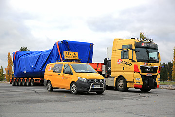 Image showing MAN TGX Wide Load Transport and Pilot Vehicle