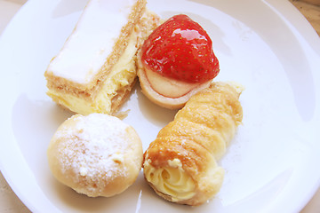 Image showing Assorted fancy pastries