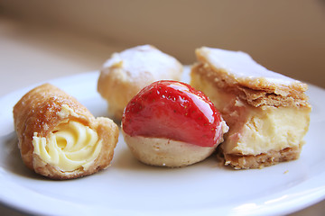 Image showing Assorted fancy pastries