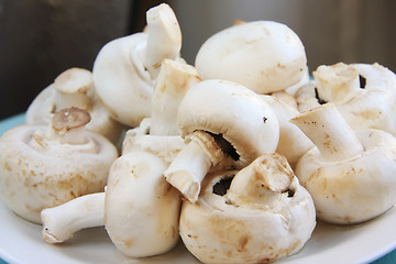 Image showing Fresh whole button mushrooms