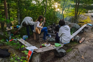 Image showing Tourists at halt.