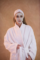 Image showing Spa Woman applying Facial Mask