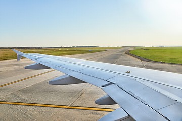 Image showing Plene at airport