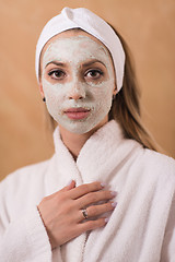 Image showing Spa Woman applying Facial Mask