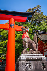 Image showing Fox statue at Fushimi Inari Taisha, Kyoto, Japan