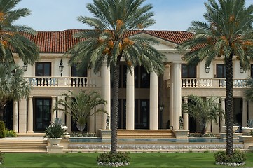 Image showing Luxurious mansion
