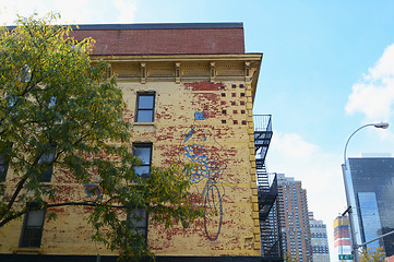 Image showing Painted wall of Kiehl\'s building in Hell\'s Kitchen