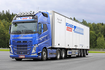 Image showing Blue Volvo FH 540 Semi Trailer Parked