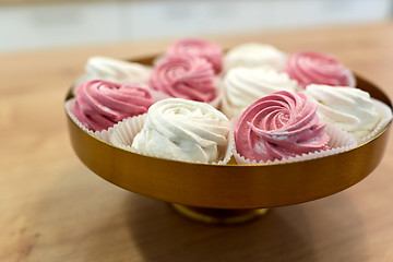 Image showing zephyr or marshmallow on cake stand