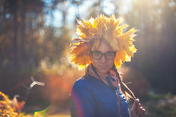 Image showing Beauty woman at autumn park