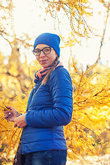 Image showing Beauty woman at autumn park