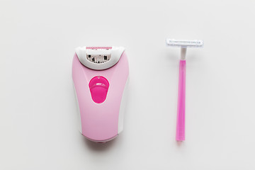 Image showing safety razor and epilator